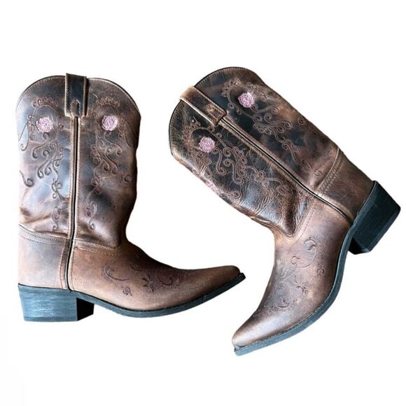 Women Smokey mountain boots style 3771 pattern Rosette, Brown Distress Sz 6 NWOT - Picture 1 of 16